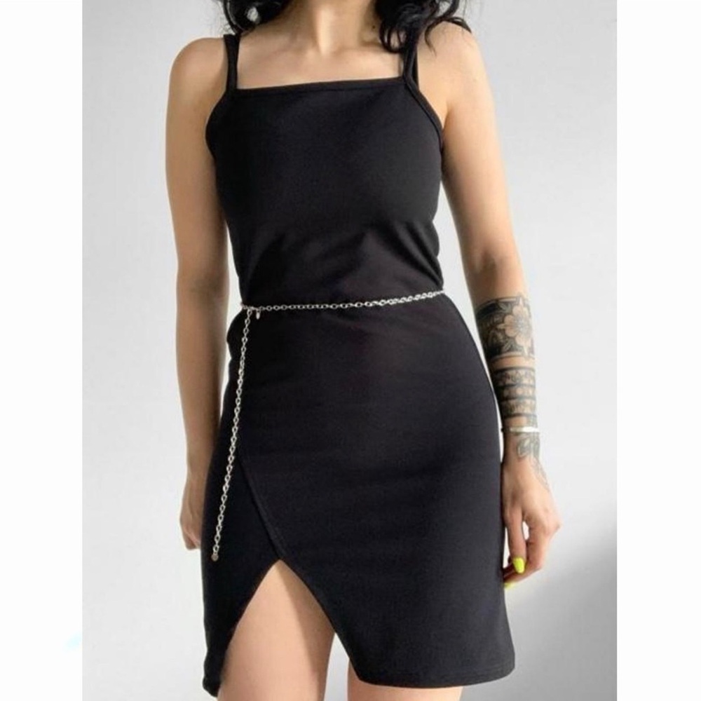 Noctex Sleek Black Square-Neck Notch Tank Dress